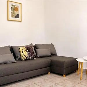 verificați disponibilitatea